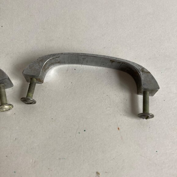 Lot 2 Vintage Chrome Metal Drawer Pulls Curved Silver w/ Screws - Picture 5 of 6